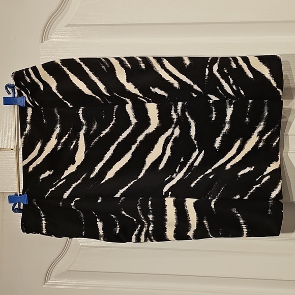 Michael Kors Zebra A-line Zipper Pocket Knee Length Skirt Sz 10 MSRP $80 - Picture 4 of 10